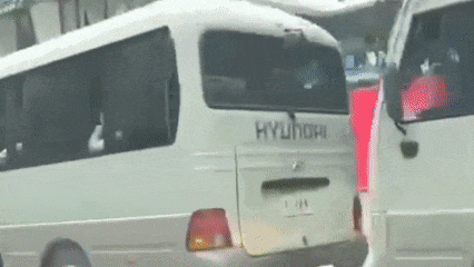 场面震撼！柬埔寨电诈园区上演集体大逃亡！(2)