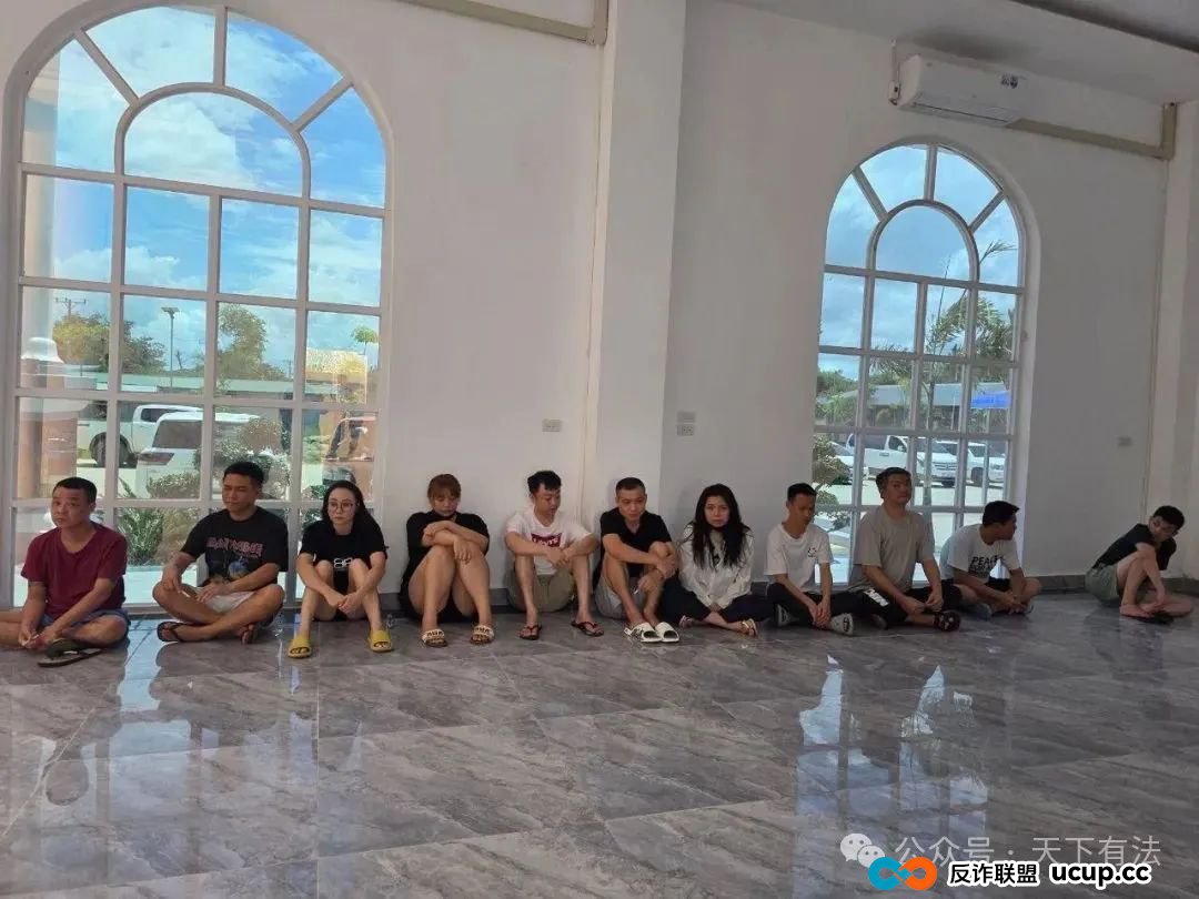 这个“中国公安局”被一锅端！高仿太过逼真，警服、警徽背景墙、手铐等一应俱全！(4)